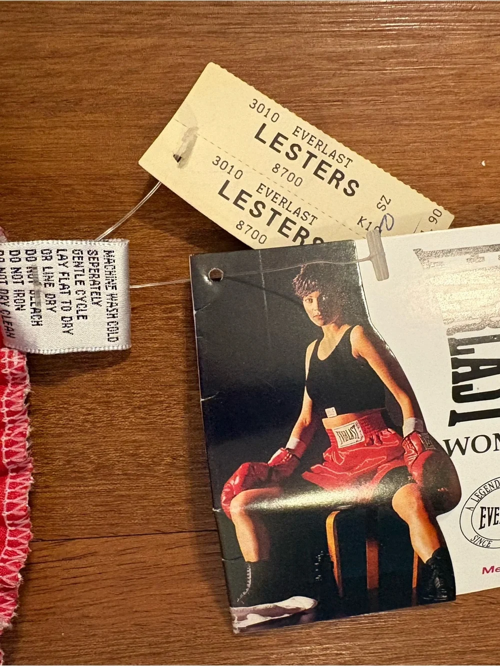 NWT Everlast Woman Red Satin Boxing Shorts Size Medium - Picture 4 of 5